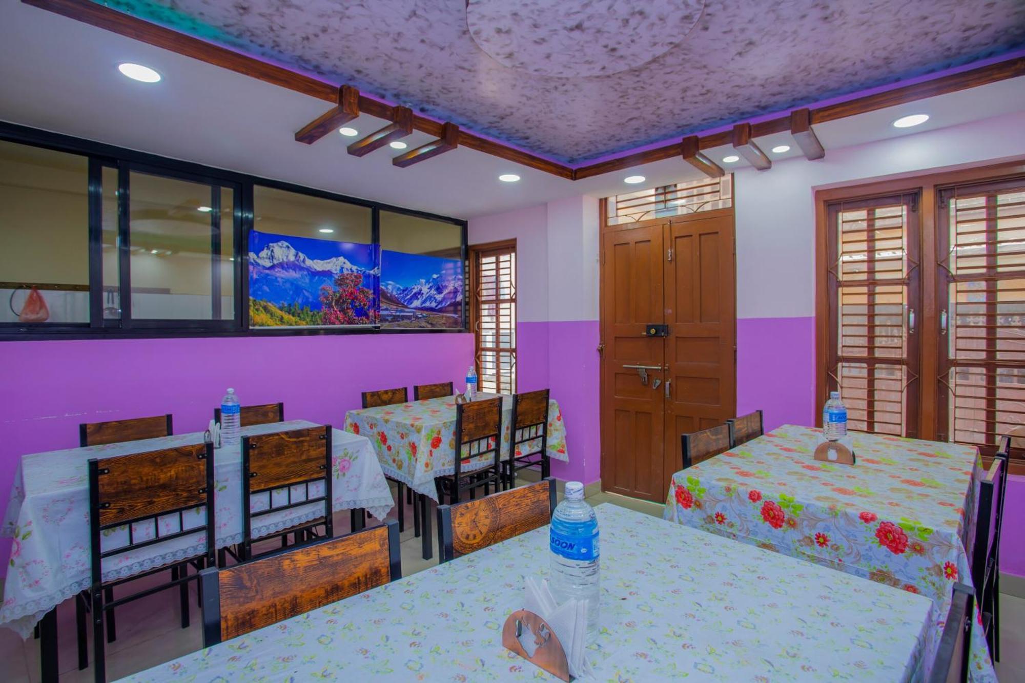 Oyo 297 Hotel Aayam Kathmandu Exterior photo