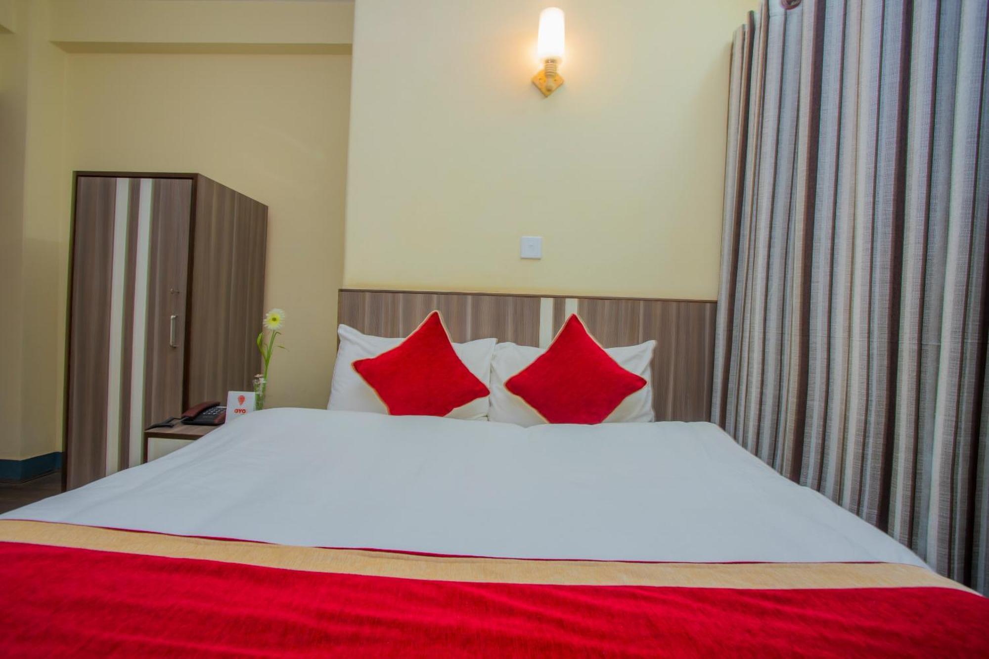 Oyo 297 Hotel Aayam Kathmandu Exterior photo